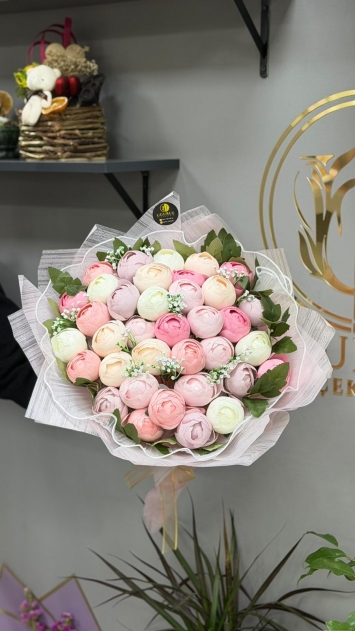 Renkli Yapay Şakayık Buketi – Pastel Zarafetin En Güzel Hali