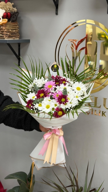 Kasımpatı Buketi – Zarafetin En Doğal Hali 