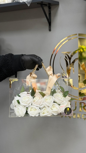 Zarafetin Çanta Hali…