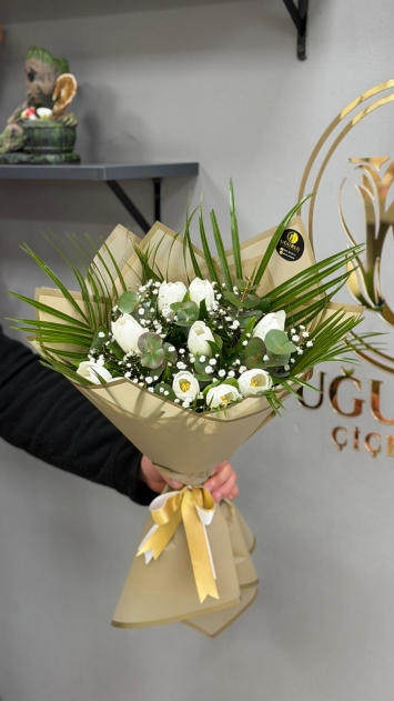 10 Beyaz Lale Buketi